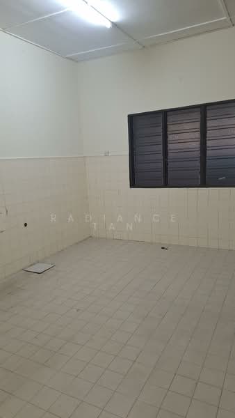 Untuk Disewa - Kayu Ara