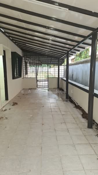 Untuk Disewa - Kayu Ara