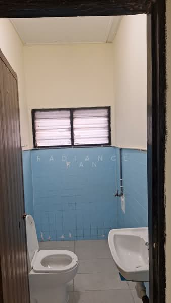 Untuk Disewa - Kayu Ara