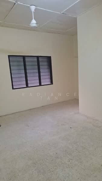 Untuk Disewa - Kayu Ara