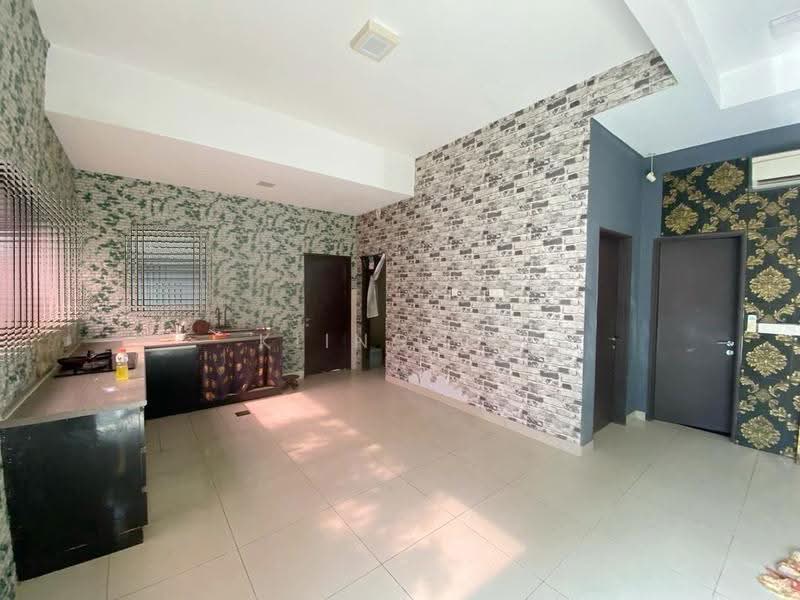3-storey Terraced House for Sale in Perdana Residence 2 (Selayang) - Kiing TW - Kitchen - PropertyGuru.com.my