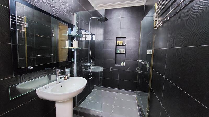 Rumah Banglo untuk Dijual di Sungai Maong (Kuching) - Sherene Kok - Bathroom - PropertyGuru.com.my
