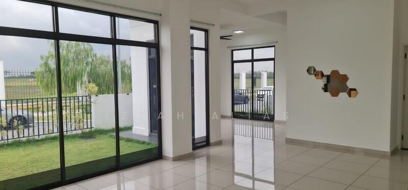 For Sale - BELOW MV ENDLOT Double Storey Avenham Garden Grandeur