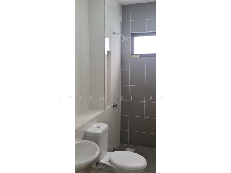 For Sale - BELOW MV ENDLOT Double Storey Avenham Garden Grandeur