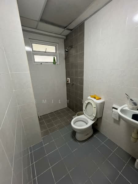 Condominium for Sale at Sterling - Emily Lee - Bathroom - PropertyGuru.com.my