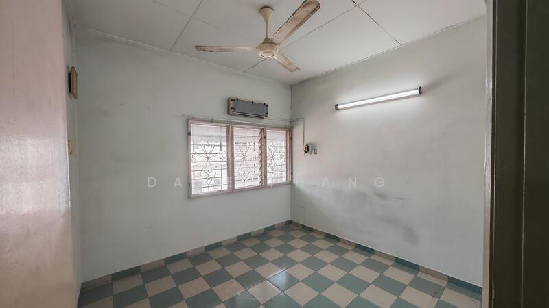 Rumah Teres untuk Dijual di Taman Selayang (Selayang) - Dave Phang - Bedroom - PropertyGuru.com.my