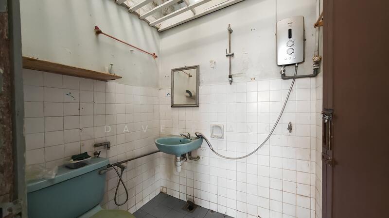 Rumah Teres untuk Dijual di Taman Selayang (Selayang) - Dave Phang - Bathroom - PropertyGuru.com.my