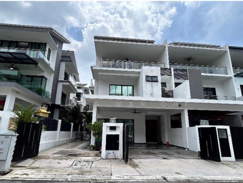 For Sale - DUMALIS Residence @ 16 Sierra