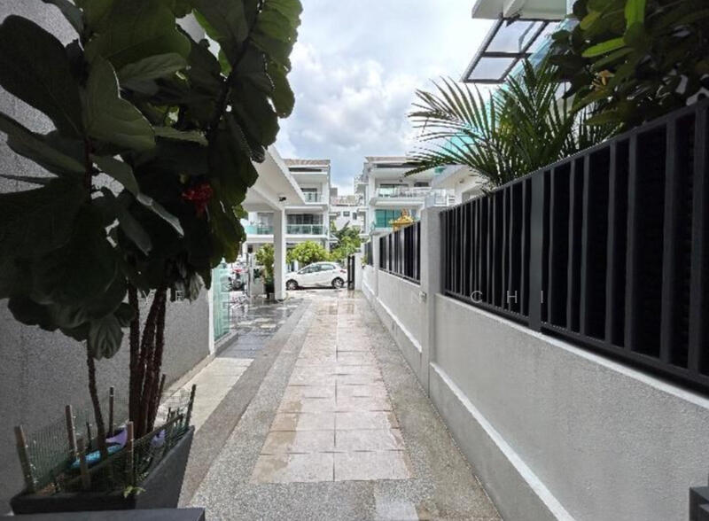 For Sale - DUMALIS Residence @ 16 Sierra