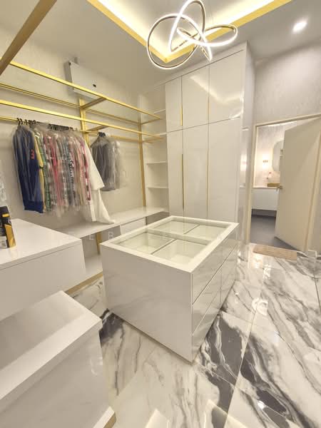 2-storey Terraced House for Sale in Taman Lucky (Bangsar) - Debbie Lam - Closet - PropertyGuru.com.my