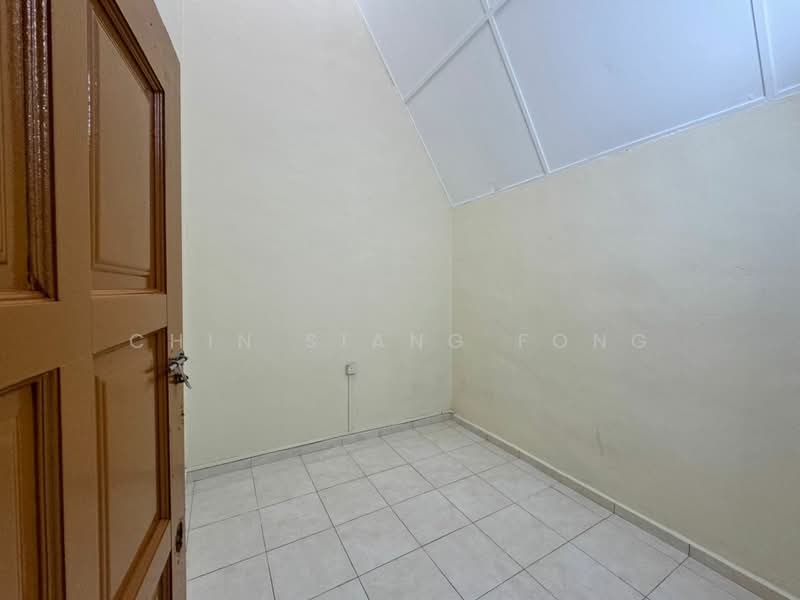 Rumah Teres 1-Tingkat untuk Dijual di Taman Melaka Jaya (Batu Berendam) - Chin Siang Fong - ROOM 1 - PropertyGuru.com.my