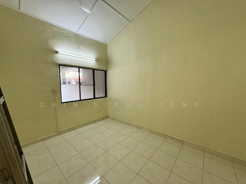 Rumah Teres 1-Tingkat untuk Dijual di Taman Melaka Jaya (Batu Berendam) - Chin Siang Fong - ROOM 2 - PropertyGuru.com.my