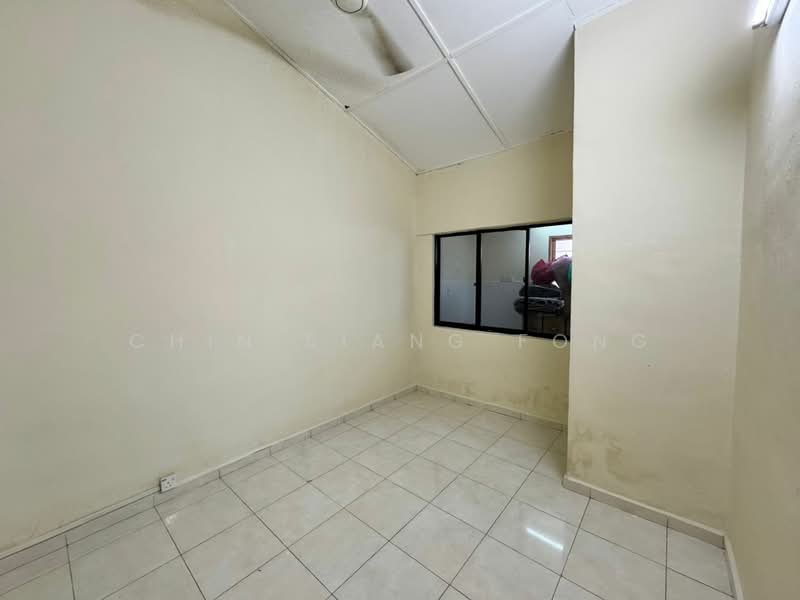 Rumah Teres 1-Tingkat untuk Dijual di Taman Melaka Jaya (Batu Berendam) - Chin Siang Fong - ROOM 3 - PropertyGuru.com.my
