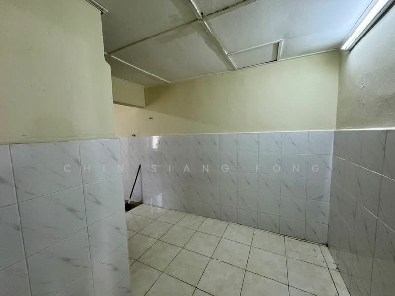 Rumah Teres 1-Tingkat untuk Dijual di Taman Melaka Jaya (Batu Berendam) - Chin Siang Fong - Kitchen - PropertyGuru.com.my