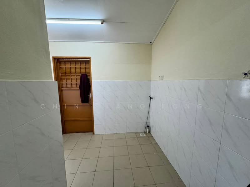 Rumah Teres 1-Tingkat untuk Dijual di Taman Melaka Jaya (Batu Berendam) - Chin Siang Fong - Corridor - PropertyGuru.com.my