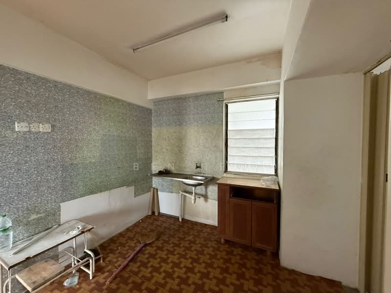 Apartment for Sale at Nibong Indah - Ben Hew - Kitchen - PropertyGuru.com.my