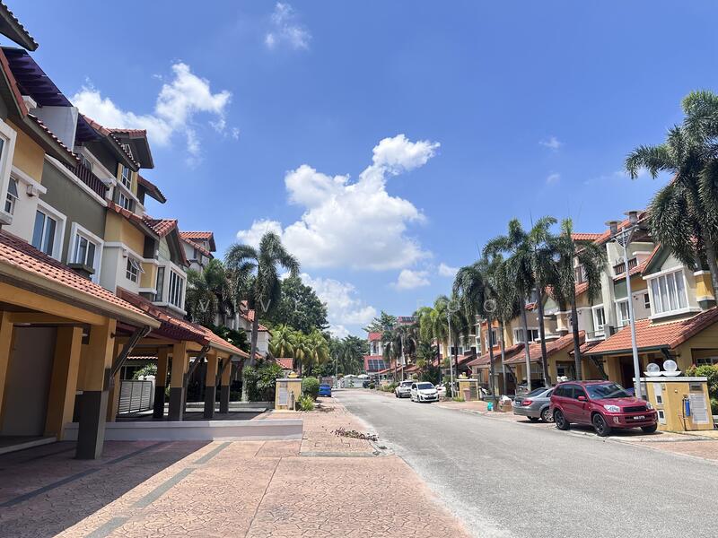 Rumah Berkembar untuk Dijual di Damansara Legenda (Petaling Jaya) - Vivian Foo - Exterior - PropertyGuru.com.my