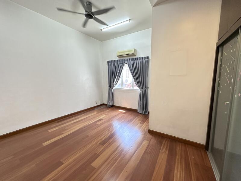 Rumah Berkembar untuk Dijual di Damansara Legenda (Petaling Jaya) - Vivian Foo - Bedroom - PropertyGuru.com.my
