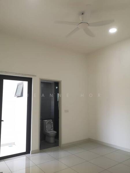 Townhouse for Sale in 16 Sierra (Puchong) - Jeanne Hor - Bathroom - PropertyGuru.com.my