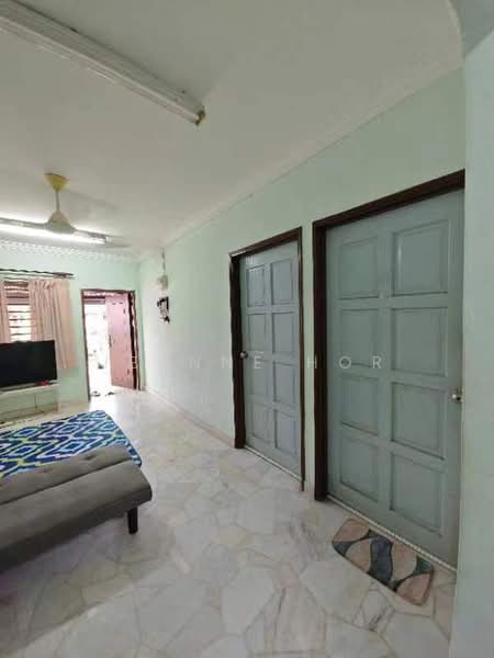 Rumah Teres 1 Tingkat untuk Dijual di Taman Sri Serdang (Seri Kembangan) - Jeanne Hor - Living Room - PropertyGuru.com.my