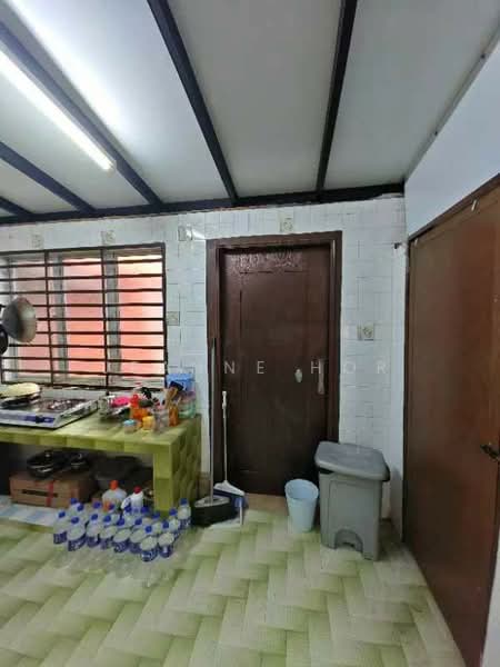 Rumah Teres 1 Tingkat untuk Dijual di Taman Sri Serdang (Seri Kembangan) - Jeanne Hor - Kitchen - PropertyGuru.com.my