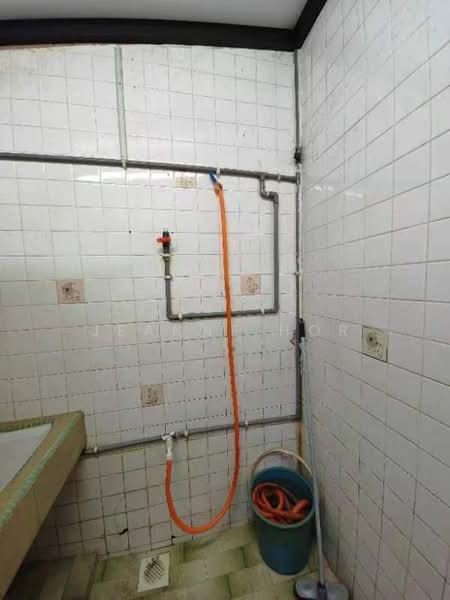 Rumah Teres 1 Tingkat untuk Dijual di Taman Sri Serdang (Seri Kembangan) - Jeanne Hor - Bathroom - PropertyGuru.com.my