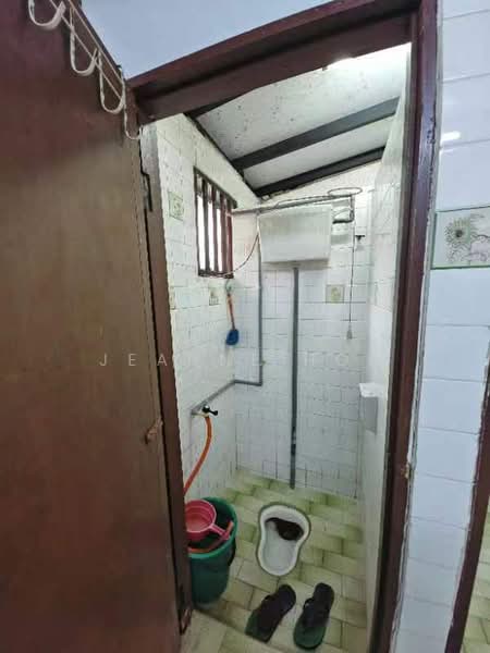 Rumah Teres 1 Tingkat untuk Dijual di Taman Sri Serdang (Seri Kembangan) - Jeanne Hor - Bathroom - PropertyGuru.com.my