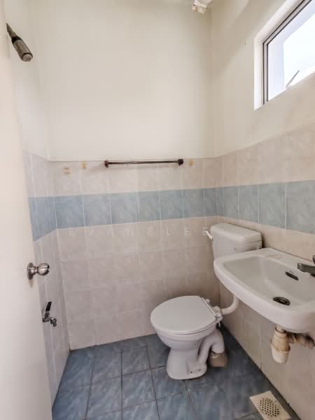 Pangsapuri untuk Dijual di Desaminium Rimba - Evanslee . - Bathroom - PropertyGuru.com.my