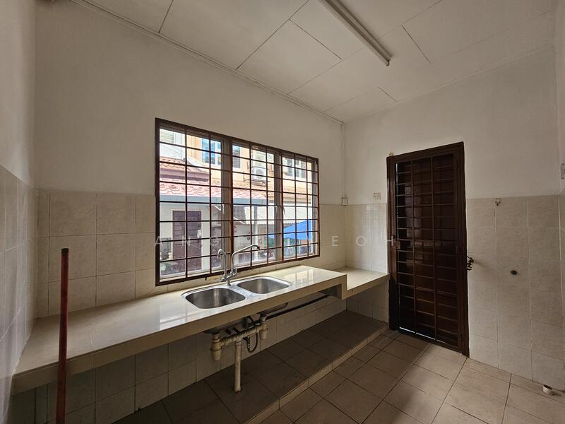 Terraced House for Sale in Taman Seri Belimbing (Balakong) - Angel Yeoh - Kitchen - PropertyGuru.com.my