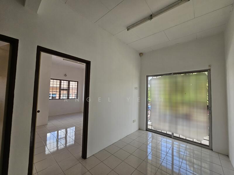 Terraced House for Sale in Taman Seri Belimbing (Balakong) - Angel Yeoh - Living Room - PropertyGuru.com.my