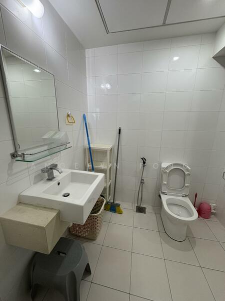 Servis Apartment untuk Disewa di Solaris Dutamas - Angelyn Fong - Bathroom - PropertyGuru.com.my