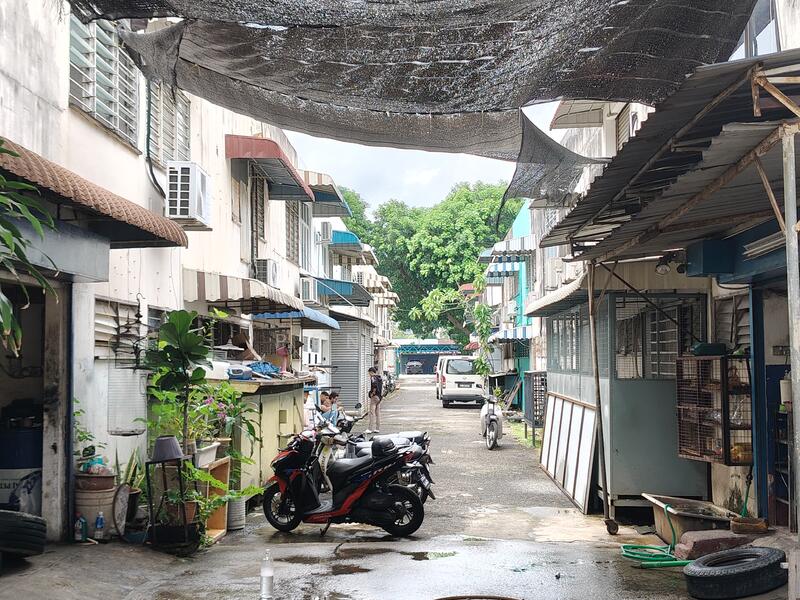 Terrace Factory for Sale in Solok Sungai Pinang (Jelutong) - Pen Teo - Back Lane - PropertyGuru.com.my