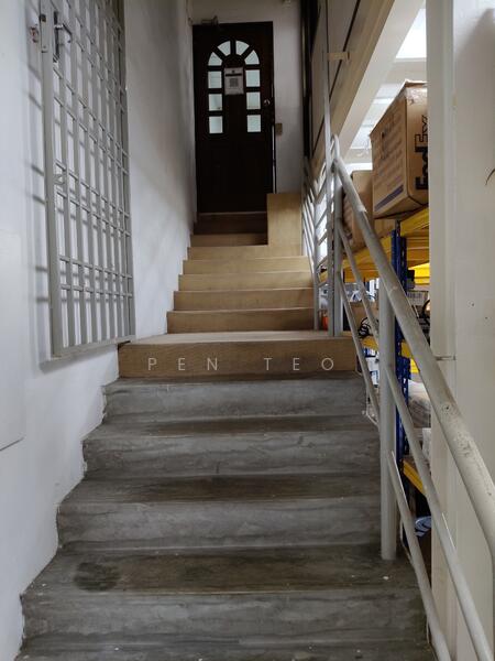 Terrace Factory for Sale in Solok Sungai Pinang (Jelutong) - Pen Teo - Staircase - PropertyGuru.com.my