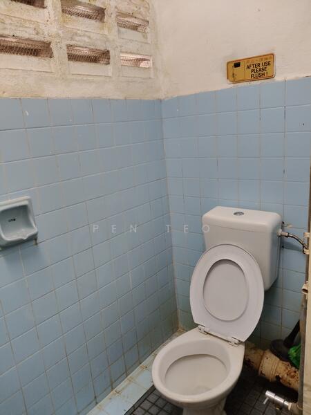 Terrace Factory for Sale in Solok Sungai Pinang (Jelutong) - Pen Teo - Bathroom - PropertyGuru.com.my