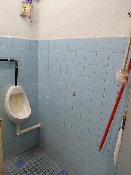 Terrace Factory for Sale in Solok Sungai Pinang (Jelutong) - Pen Teo - Bathroom - PropertyGuru.com.my