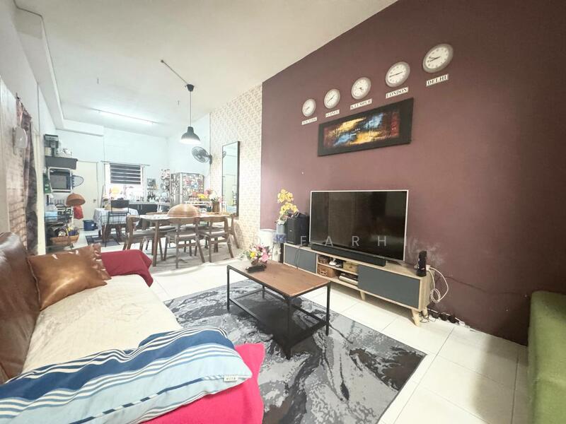 Rumah Bandar untuk Dijual di Taman Putra Perdana (Puchong) - Ahmad Farhi - Living Room - PropertyGuru.com.my