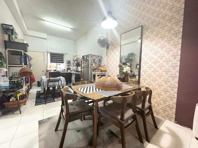 Rumah Bandar untuk Dijual di Taman Putra Perdana (Puchong) - Ahmad Farhi - Dining Room - PropertyGuru.com.my