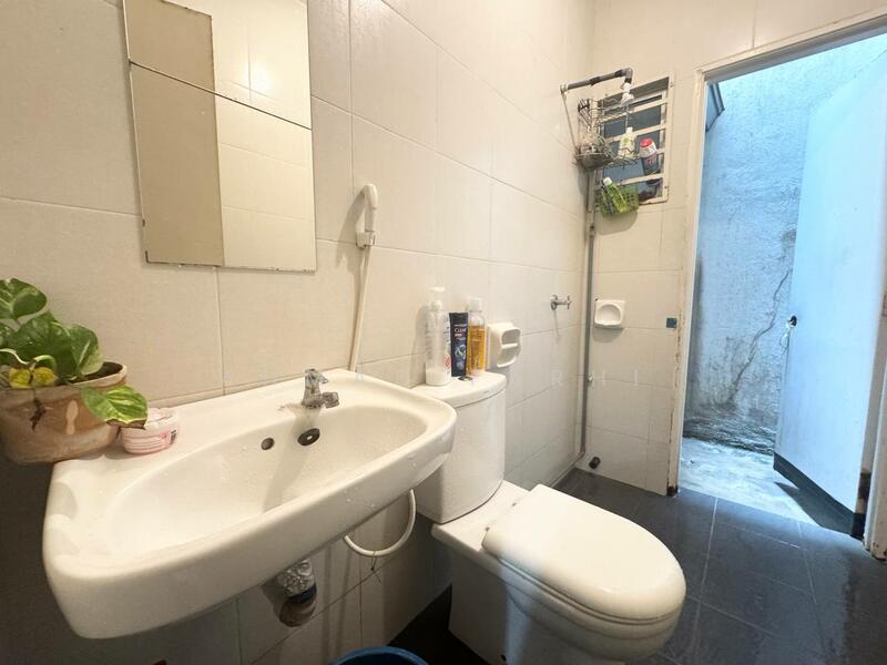 Rumah Bandar untuk Dijual di Taman Putra Perdana (Puchong) - Ahmad Farhi - Bathroom - PropertyGuru.com.my