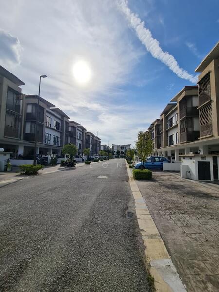 Rumah Bandar untuk Dijual di 16 Sierra (Puchong) - Wong Chee Keong - Exterior - PropertyGuru.com.my