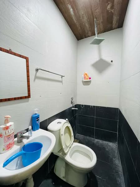 2-storey Terraced House for Sale in Taman Danau Kota (Setapak) - Muhammad Nazli Mohd Amin - Bathroom - PropertyGuru.com.my