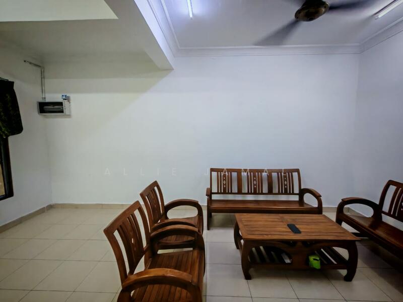 2-storey Terraced House for Sale in Subang Bestari (Shah Alam) - Allie Jamal - Living Room - PropertyGuru.com.my