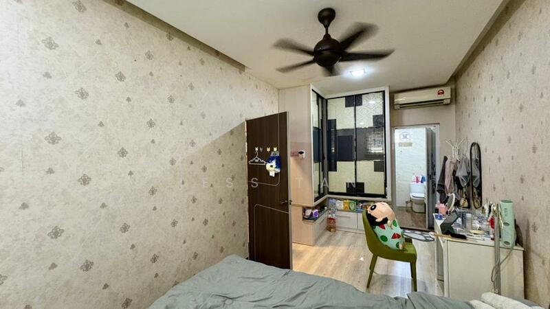 1.5-storey Terraced House for Sale in Bandar Sri Damansara (Selangor) - Tess Tan - Bedroom - PropertyGuru.com.my