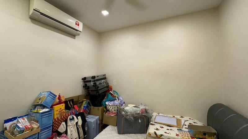 1.5-storey Terraced House for Sale in Bandar Sri Damansara (Selangor) - Tess Tan - Bedroom - PropertyGuru.com.my