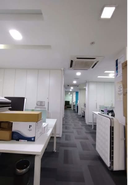 Kedai / Pejabat untuk Dijual di Kepong Baru (Kepong) - Eddie Seah - Corridor - PropertyGuru.com.my