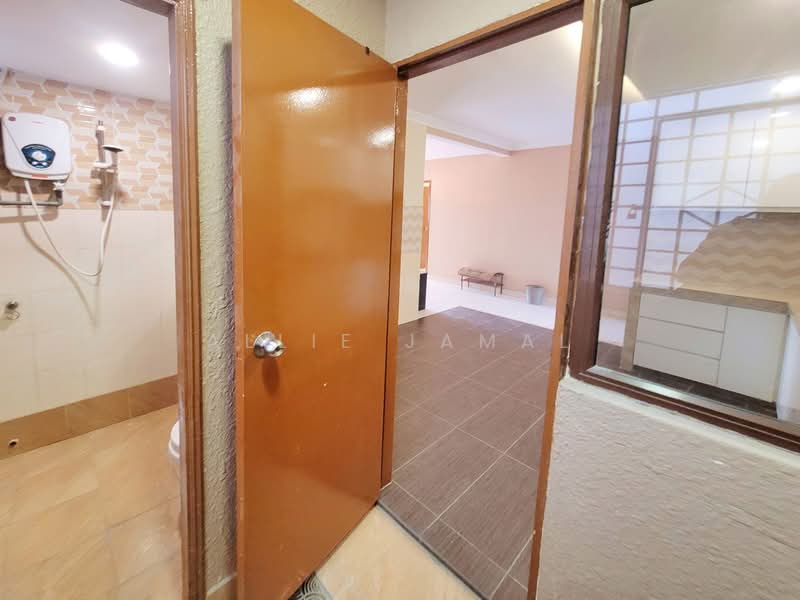 Condominium for Sale at Palm Spring @ Damansara - Allie Jamal - Bathroom - PropertyGuru.com.my