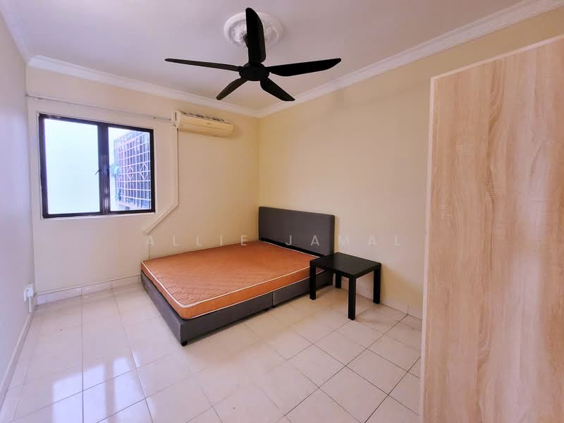Condominium for Sale at Palm Spring @ Damansara - Allie Jamal - Bedroom - PropertyGuru.com.my