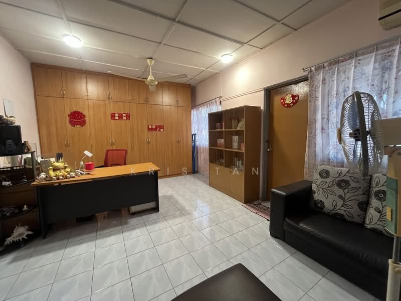 3-storey Terraced House for Sale in Ampang Jaya (Ampang) - Kris Tan - Study - PropertyGuru.com.my