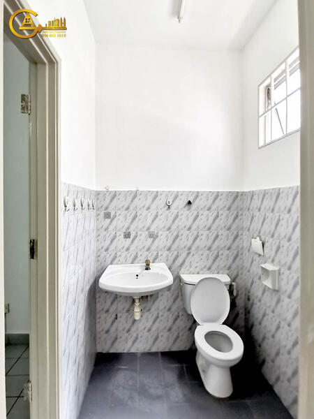 Downstair bathroom