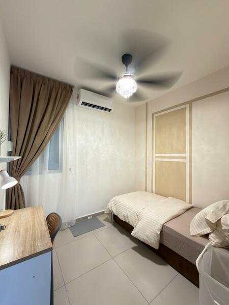 Medium Bedroom (Single Bed)