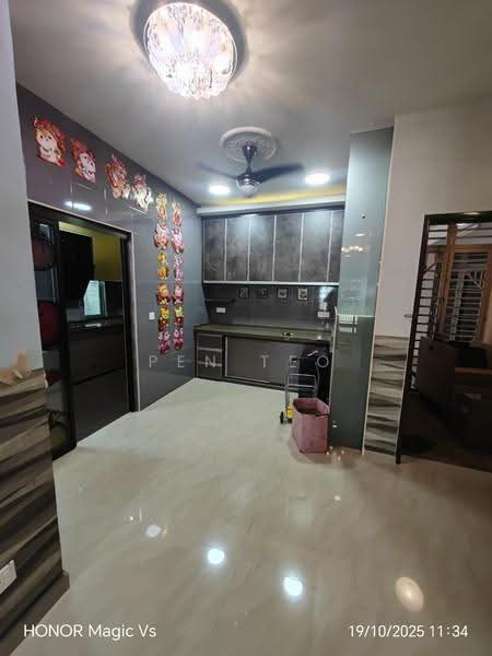 Condominium for Rent at The Golden Triangle Condominium - Pen Teo - Kitchen - PropertyGuru.com.my